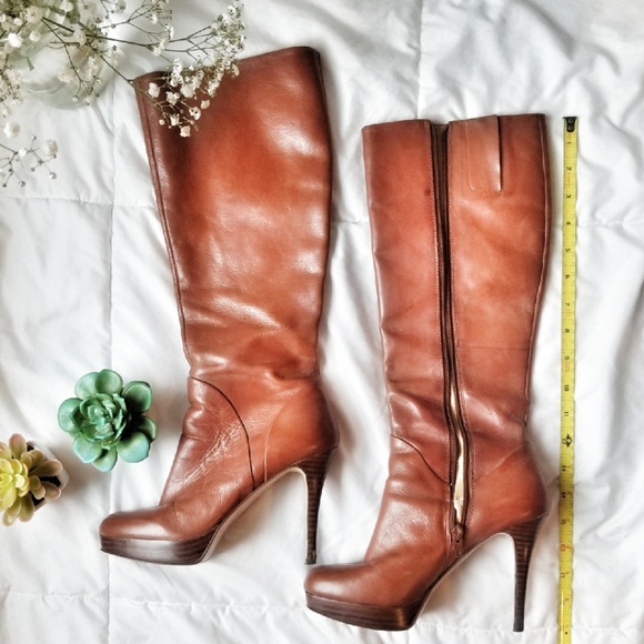 Boots - Picture 3 of 4